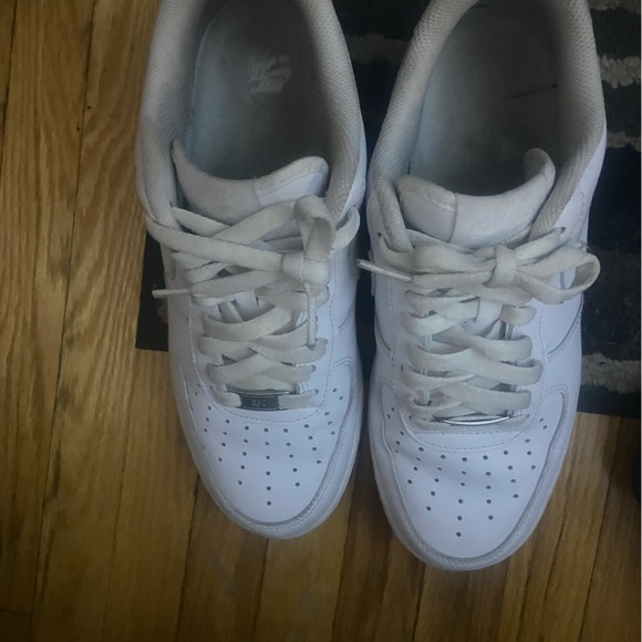 Airforces - Picture 1 of 4